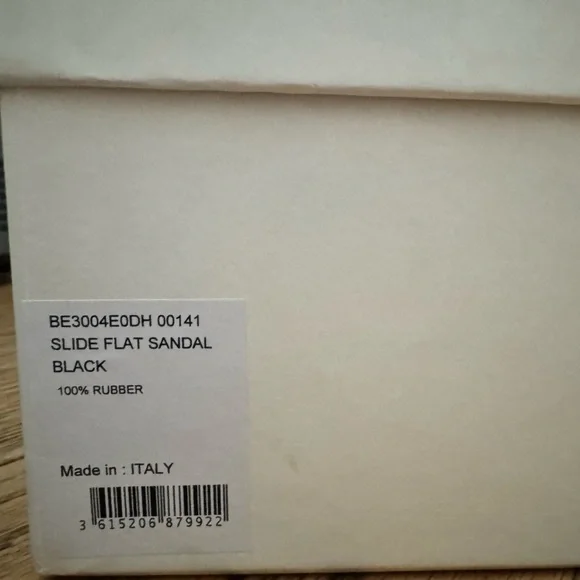 GIVENCHY Slides - Picture 4 of 10